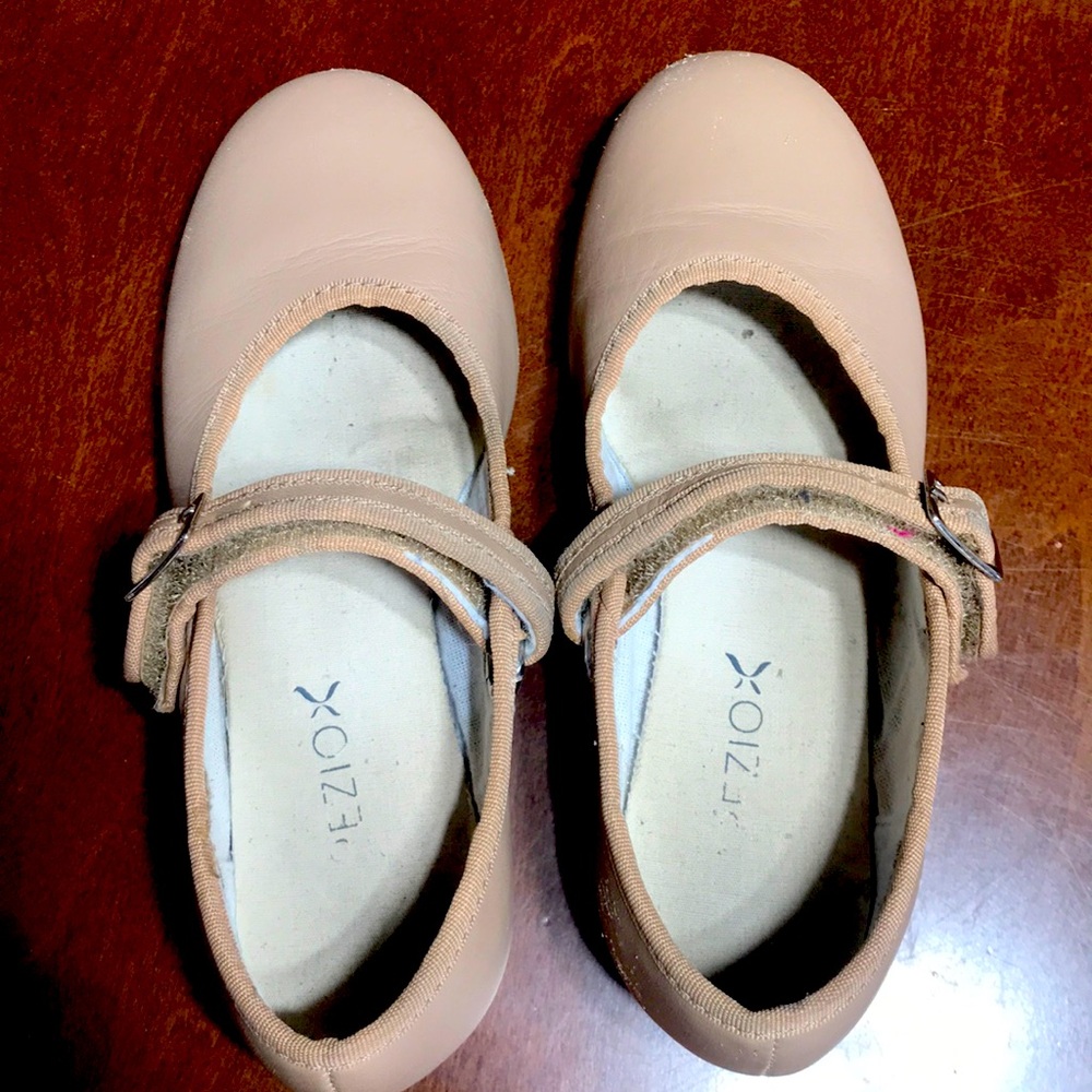 Capezio Mary Jane Tan size 13 1/2